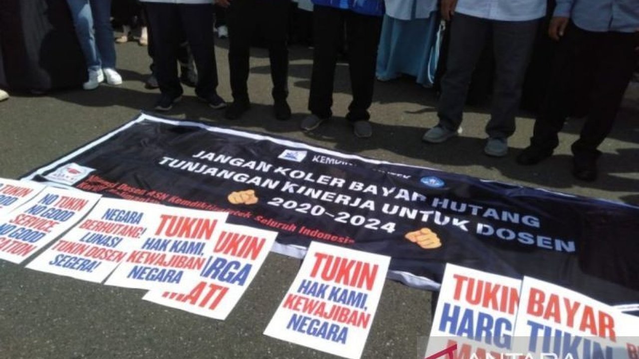 Politeknik Negeri Banjarmasin (Poliban) secara aktif memperjuangkan hak tunjangan kinerja (Tukin) dosen yang belum dibayarkan sejak 2020, termasuk mengikuti aksi damai bersama ADAKSI di Banjarmasin.