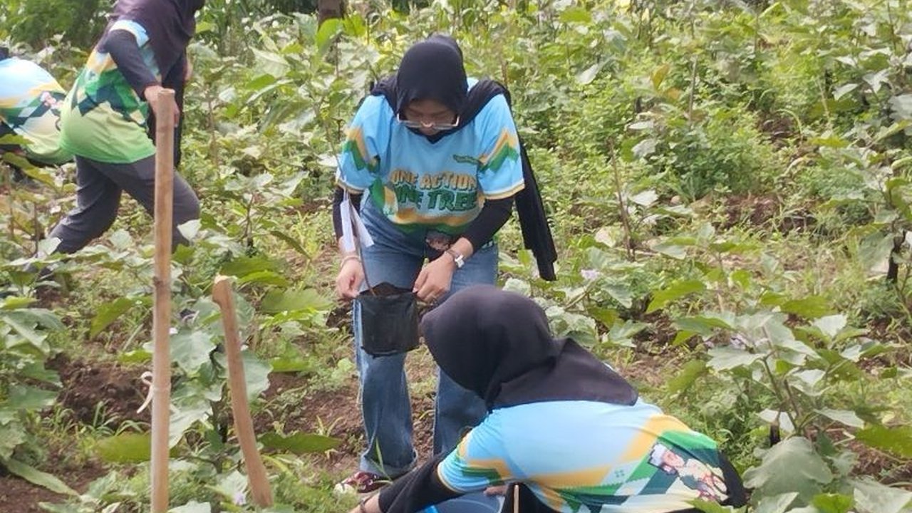 Bakti Lingkungan Djarum Foundation (BLDF) telah menanam lebih dari 2 juta pohon di berbagai wilayah Indonesia, sekaligus memberdayakan petani melalui program #OneActionOneTree.