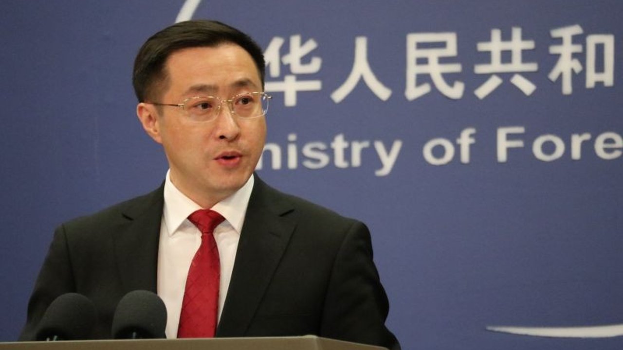 China mengecam keputusan layanan pos AS yang menangguhkan paket dari China dan Hong Kong, menyebutnya sebagai politisasi ekonomi dan mendesak AS untuk menghentikan praktik tersebut.