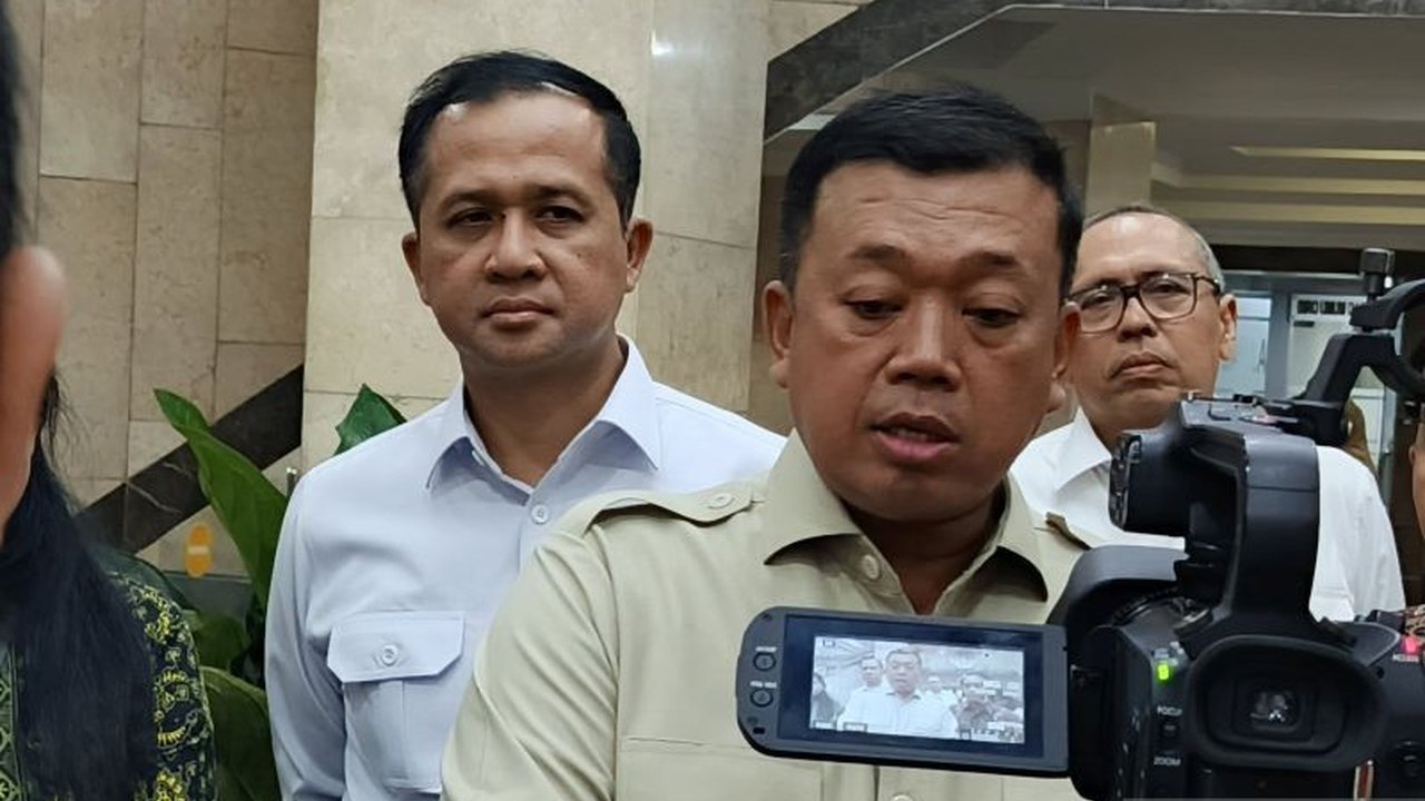 Menteri ATR/BPN Nusron Wahid akan memanggil tiga perusahaan di Bekasi terkait sertifikat kepemilikan lahan di ruang laut dan meminta pembatalannya, dengan ancaman jalur hukum jika perusahaan menolak.