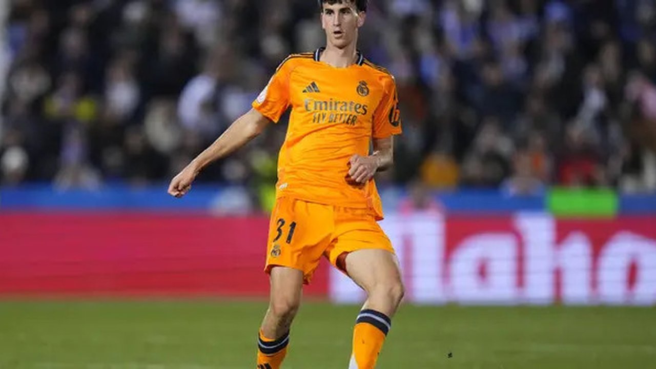 Jacobo Ramon menjalani debutnya bersama Real Madrid di ajang Copa del Rey musim ini. Tampil sebagai bek tengah, Jacobo ikut membantu Madrid menang 3-2 atas Leganes pada perempat final Copa