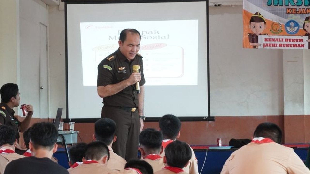 Kejati Kepri Edukasi Pelajar SMA Pelita Nusantara tentang Etika Bermedia Sosial