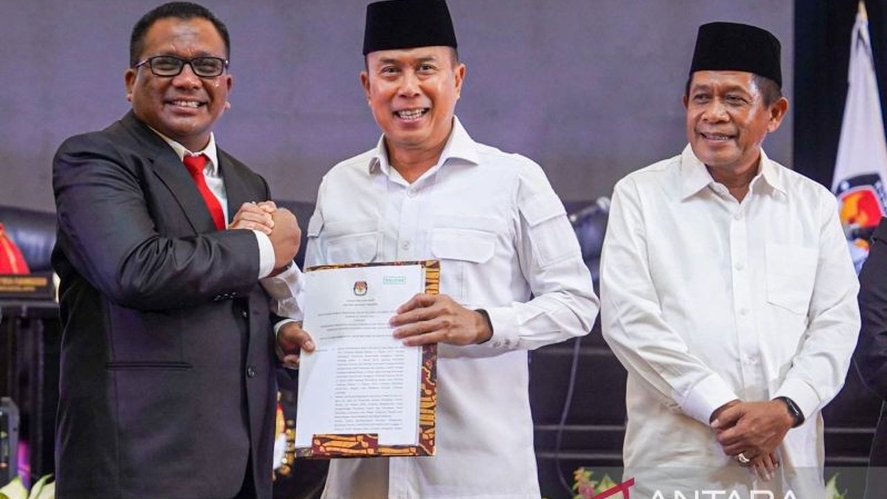 KPU Sulawesi Tenggara menetapkan Andi Sumangerukka dan Hugua sebagai Gubernur dan Wakil Gubernur terpilih periode 2025-2030 setelah memenangkan Pilkada 2024 dengan perolehan suara 52,39 persen.