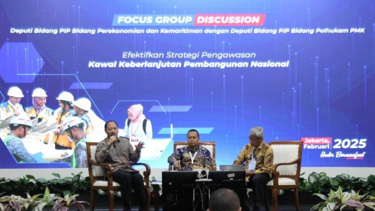 Pemerintah Indonesia memastikan program revitalisasi sekolah mencakup sekolah negeri dan swasta, fokus pada pemerataan akses pendidikan berkualitas, digitalisasi pembelajaran, dan solusi kekurangan guru di daerah terpencil.