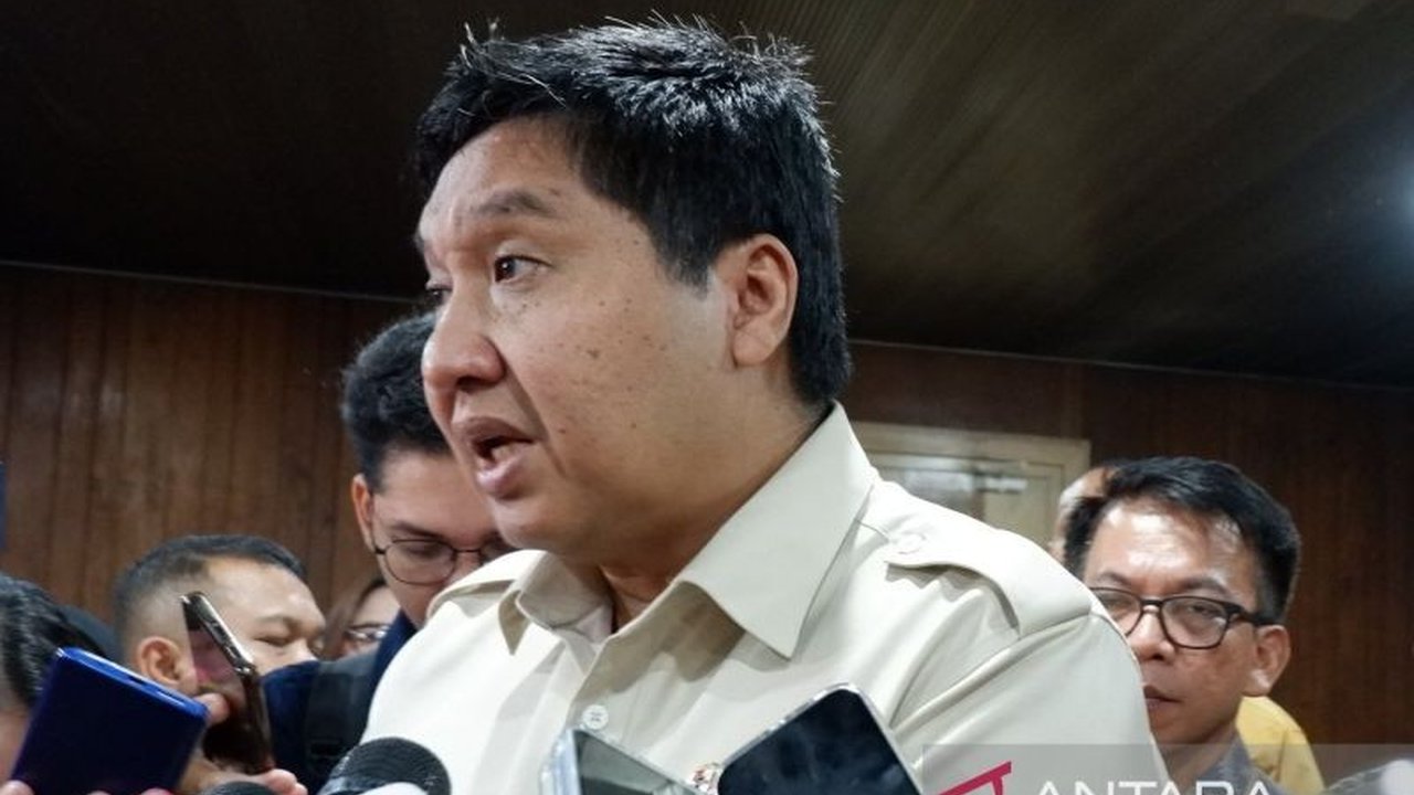 Menteri PKP, Maruarar Sirait, tetap menargetkan 220 ribu unit rumah mendapatkan subsidi FLPP di tahun 2025 meskipun anggaran kementeriannya dipangkas, dan tengah menyiapkan skema baru untuk mengoptimalkan penyaluran dana.