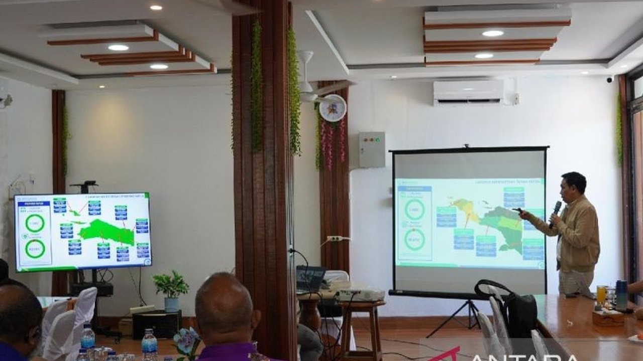 Dinas Kesehatan Papua meminta BPJS Kesehatan untuk gencar melakukan edukasi dan sosialisasi program Jaminan Kesehatan Nasional (JKN) guna meningkatkan partisipasi dan kualitas hidup masyarakat Papua, mengingat cakupan kepesertaan JKN telah mencapai lebih.