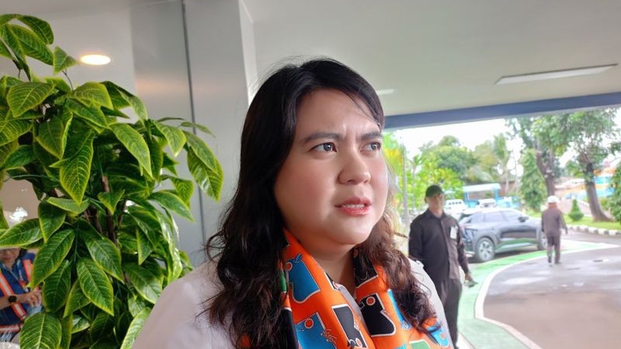 Gubernur DKI Jakarta terpilih, Pramono Anung, berencana menggunakan dana Baznas-Bazis DKI Jakarta untuk menebus ijazah siswa yang ditahan sekolah dan berjanji akan menyelesaikan masalah ini dalam 100 hari kerja.