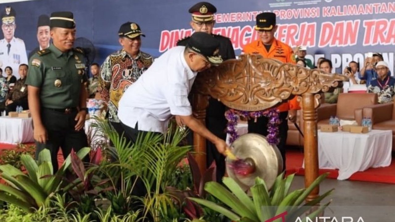 Penjabat Gubernur Kaltim tegaskan pentingnya Keselamatan dan Kesehatan Kerja (K3) dalam pembangunan nasional, seraya soroti peningkatan kasus kecelakaan kerja dan dorong penguatan SDM K3.