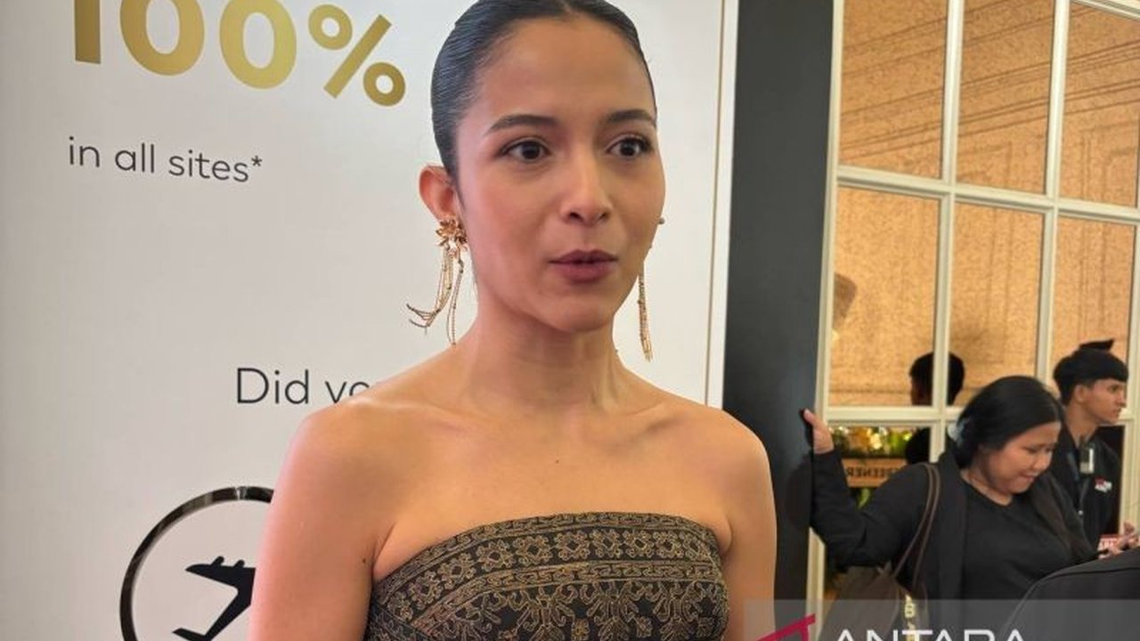 Aktris Putri Marino mendefinisikan kecantikan sebagai kebahagiaan diri dan mengajak perempuan Indonesia untuk percaya diri dengan keunikan masing-masing, terlepas dari standar kecantikan yang ada.