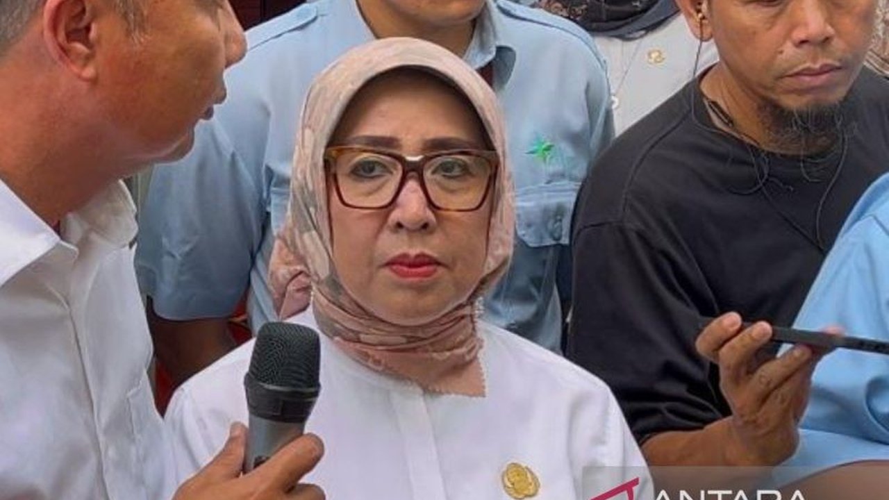 Kecelakaan maut di Gerbang Tol Ciawi menewaskan 8 orang dan melukai 11 lainnya, dengan sopir truk mengalami cedera otak serius dan masih dalam perawatan intensif di RSUD Ciawi.