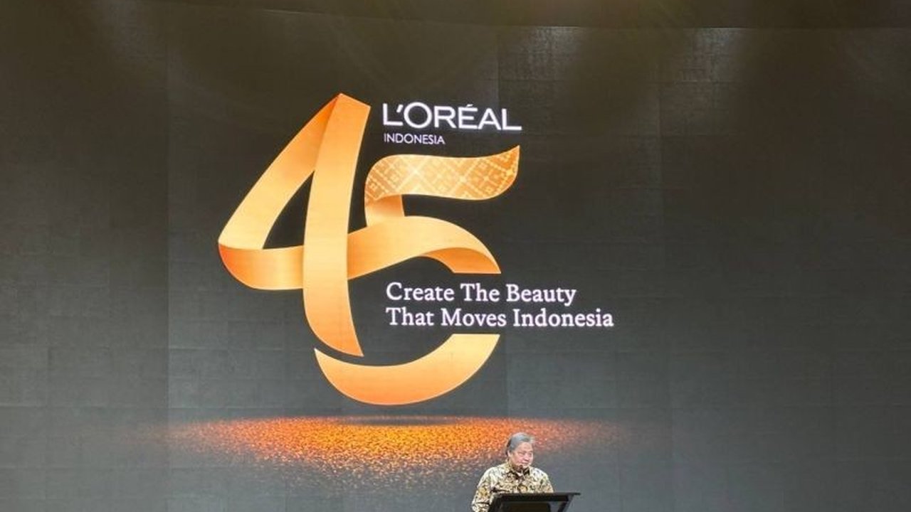 Menteri Airlangga Hartarto optimistis hilirisasi industri kosmetik Indonesia terus berkembang pesat, ditandai investasi asing dan pemanfaatan bahan baku lokal seperti rumput laut, mendorong pertumbuhan ekonomi nasional.