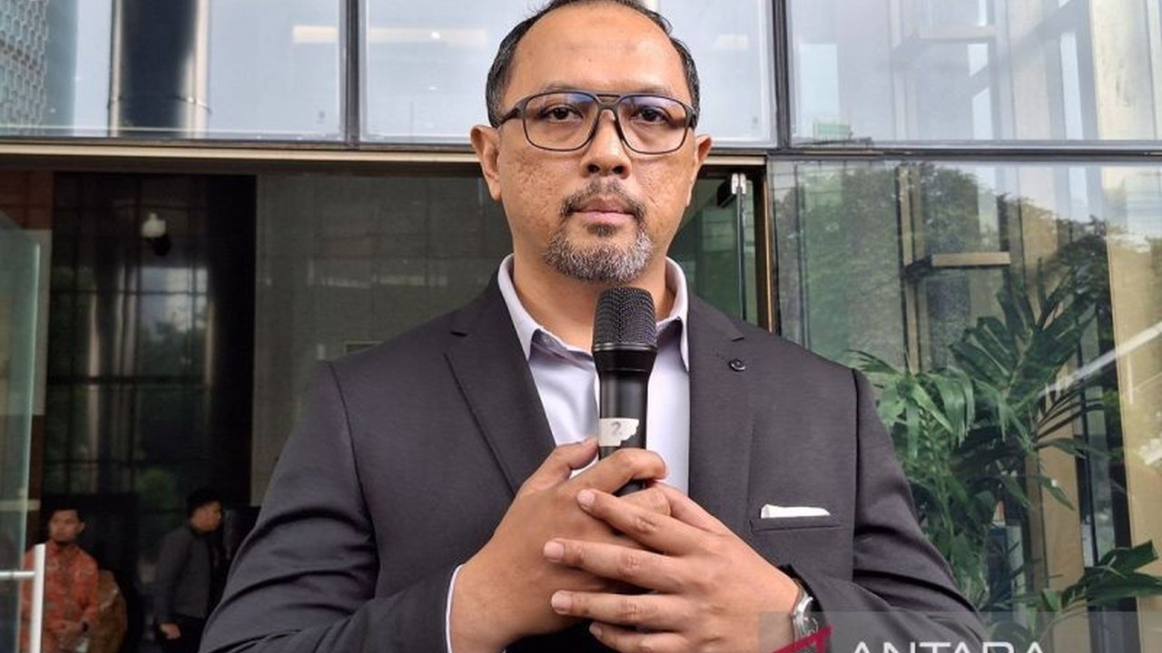 Komisi Pemberantasan Korupsi (KPK) bekerja sama dengan instansi terkait berupaya memenuhi syarat ekstradisi Paulus Tannos, buronan kasus korupsi KTP elektronik yang ditangkap di Singapura, agar proses hukum dapat segera dituntaskan di Indonesia.