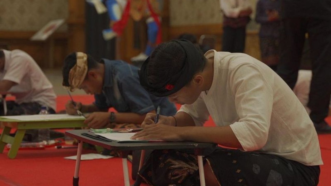 Dinas Kebudayaan Badung menggelar perlombaan Baligrafi dalam rangka Bulan Bahasa Bali VII tahun 2025 untuk melestarikan aksara Bali di kalangan generasi muda, mendorong kreativitas seni, dan memperkuat nilai-nilai budaya Bali.