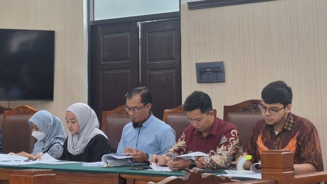 Sidang praperadilan Hasto Kristiyanto mengungkap permintaannya kepada Harun Masiku untuk merendam ponsel saat OTT KPK pada Januari 2020, yang kemudian diikuti dengan menghilangnya Harun Masiku dan penetapannya sebagai DPO.