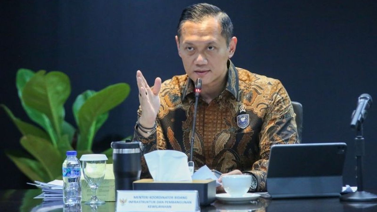 Survei The Republic Institute (TRI) menunjukkan Agus Harimurti Yudhoyono (AHY) sebagai Menteri Koordinator dengan tingkat kepuasan publik tertinggi (70,8 persen) dalam 100 hari pertama pemerintahan Prabowo-Gibran, unggul dari Zulkifli Hasan, Budi Gunawan,