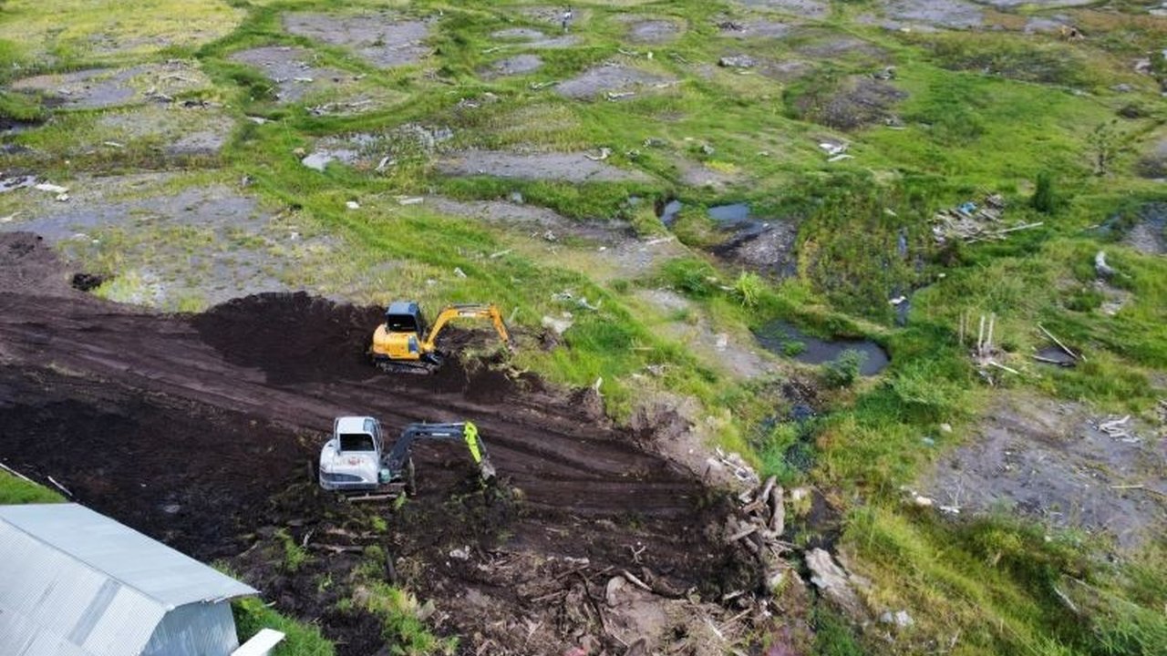 Pemerintah Provinsi Sumatera Barat (Sumbar) menargetkan optimasi 400 hektare lahan pertanian di Agam dan Tanah Datar yang rusak akibat banjir lahar dingin Gunung Marapi pada Mei 2024, dengan total biaya yang dibutuhkan diperkirakan mencapai puluhan miliar