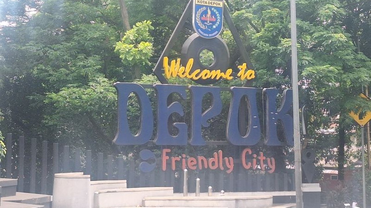 Dinas Perhubungan Kota Depok meluncurkan layanan derek gratis bagi kendaraan yang mengalami masalah di jalan, beroperasi setiap hari dengan jangkauan layanan yang berbeda di hari kerja dan akhir pekan.