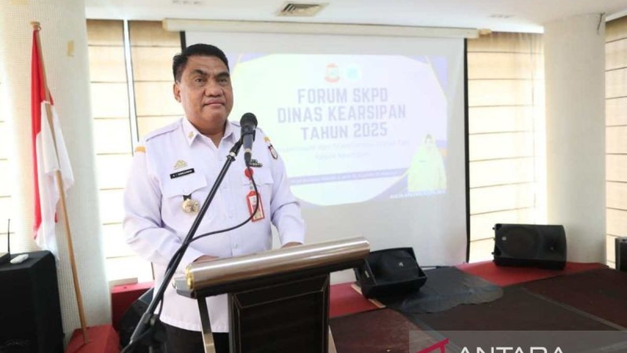 Dinas Kearsipan Makassar bertransformasi digital untuk pengelolaan arsip yang lebih efektif, efisien, dan transparan, mendukung layanan publik yang lebih berkualitas serta menjadi pionir pengelolaan arsip digital di Indonesia.