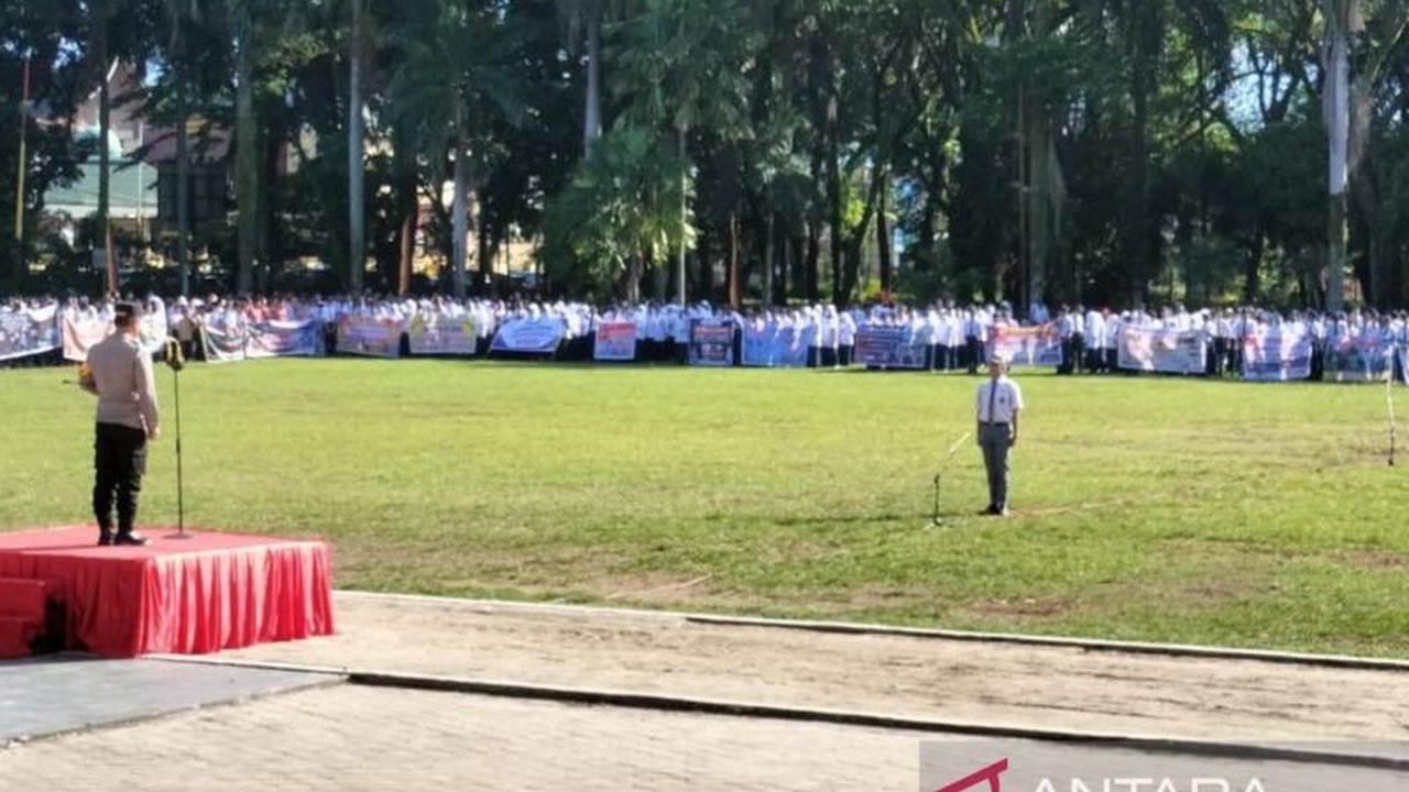 Sekitar seribu pelajar di Padang mendeklarasikan perang terhadap tawuran dan balap liar, didukung penuh oleh pihak kepolisian dan pemerintah setempat dengan komitmen menciptakan lingkungan yang aman dan kondusif.
