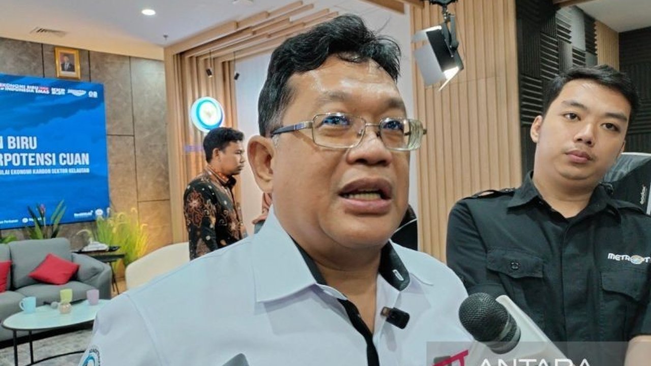 Kementerian Kelautan dan Perikanan (KKP) optimis perdagangan karbon dari sektor kelautan, khususnya padang lamun, akan terealisasi tahun ini, didukung regulasi baru dan potensi besar Indonesia dalam penyerapan emisi karbon.