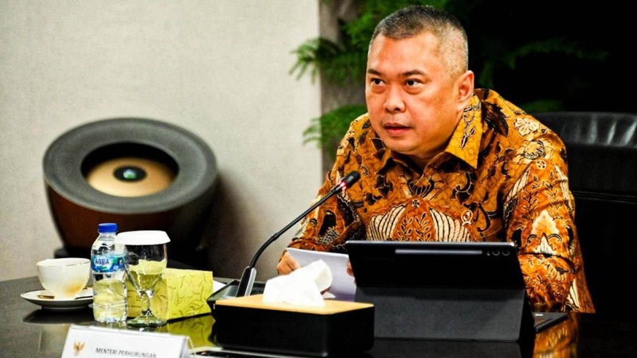 Menjelang Lebaran 2025, Kementerian Perhubungan menyiapkan berbagai moda transportasi darat, laut, udara, dan kereta api untuk memastikan kelancaran arus mudik.