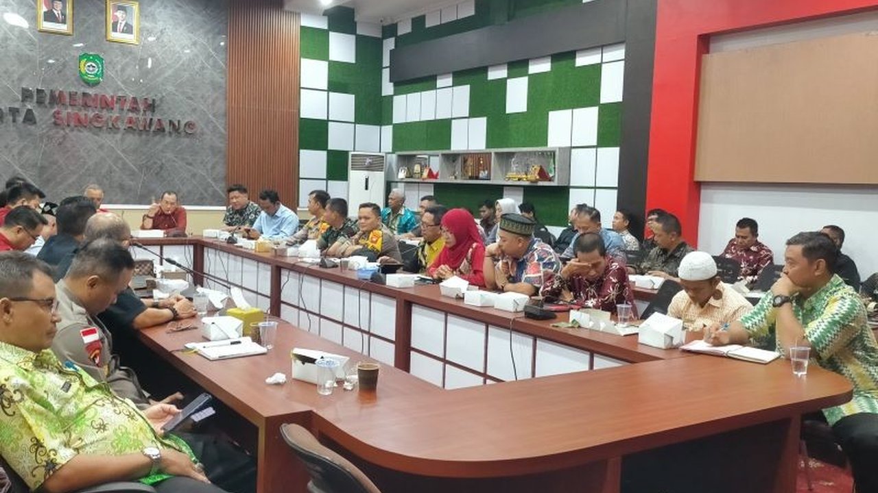 Festival Cap Go Meh Singkawang, Kalimantan Barat, akan diramaikan oleh 736 Tatung pada 12 Februari 2024, menampilkan berbagai atraksi budaya yang unik dan menarik perhatian wisatawan.