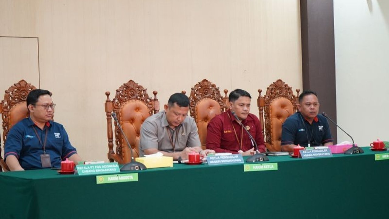 Pengadilan Agama dan Negeri Bengkayang berkolaborasi dengan PT Pos Indonesia Cabang Singkawang untuk meningkatkan kecepatan, akurasi, dan keamanan pengiriman dokumen peradilan, demi pelayanan hukum yang lebih baik.