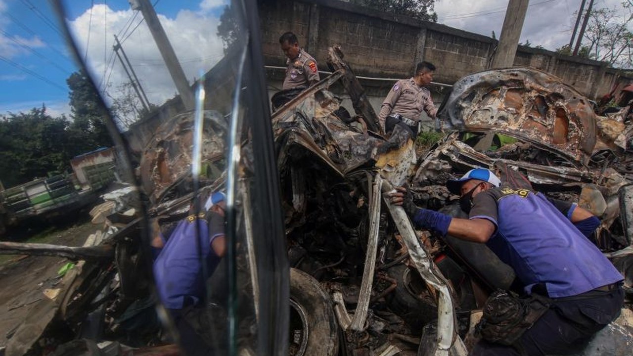 Menteri PU Dody Hanggodo menerapkan pendekatan selektif dalam preservasi jalan untuk mencegah kecelakaan, didorong oleh pemangkasan anggaran dan prioritas keselamatan jelang mudik Lebaran serta Nyepi.