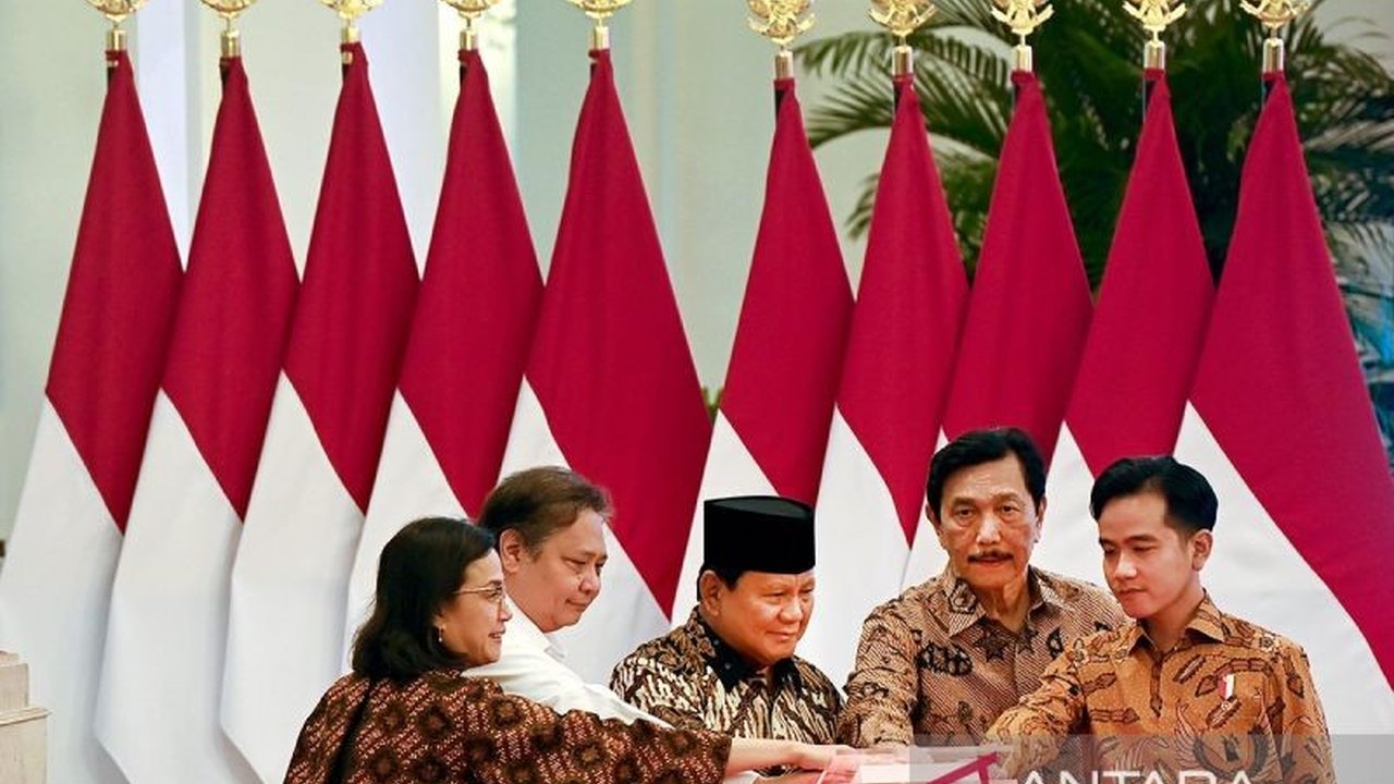 Anggota DPR Ali Ahmad menilai rencana perombakan kabinet oleh Presiden Prabowo Subianto sebagai langkah tegas yang berorientasi pada kepentingan rakyat dan penegakan pemerintahan yang bersih.