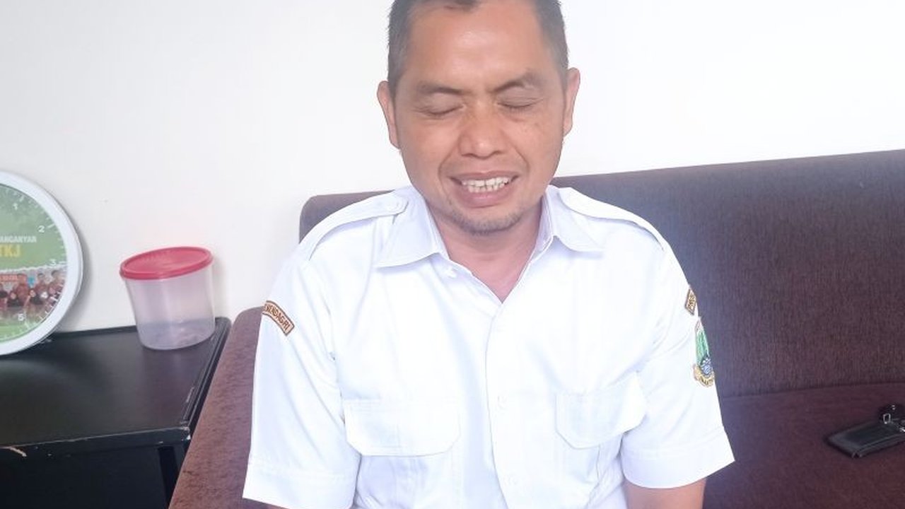 Dinas Pendidikan dan Kebudayaan (Disdikbud) Lebak menginisiasi kurikulum kewirausahaan dalam Kurikulum Merdeka untuk membekali lulusan SMA/SMK dengan kompetensi dan keterampilan guna terjun ke dunia usaha dan mengurangi beban sosial.