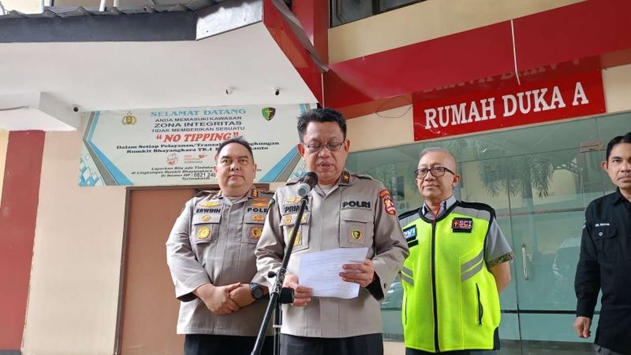 Rumah Sakit Polri telah berhasil mengidentifikasi satu kantong jenazah korban kebakaran Glodok Plaza melalui profil DNA, dengan proses identifikasi lainnya masih berlangsung.