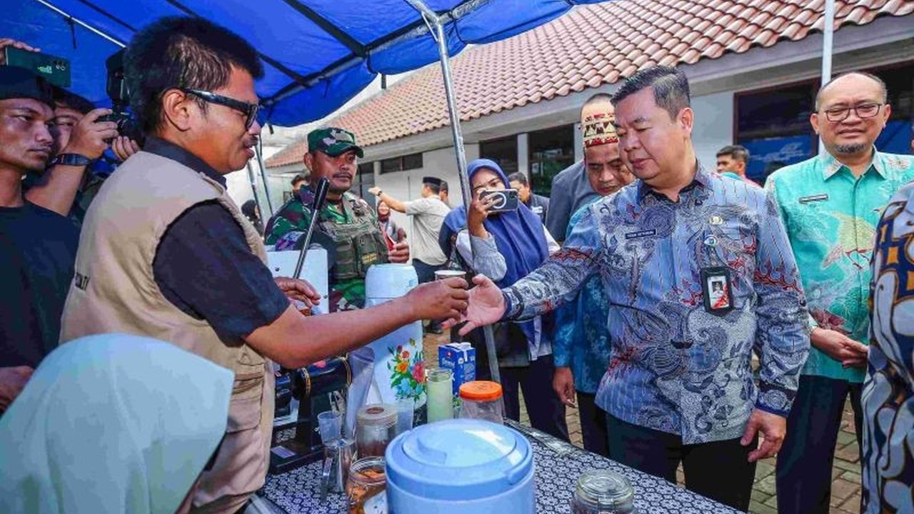 Pemerintah Provinsi DKI Jakarta meluncurkan program pengembangan UMKM bagi disabilitas netra untuk meningkatkan kemandirian ekonomi dan daya saing mereka di tengah transformasi Jakarta menjadi kota global.