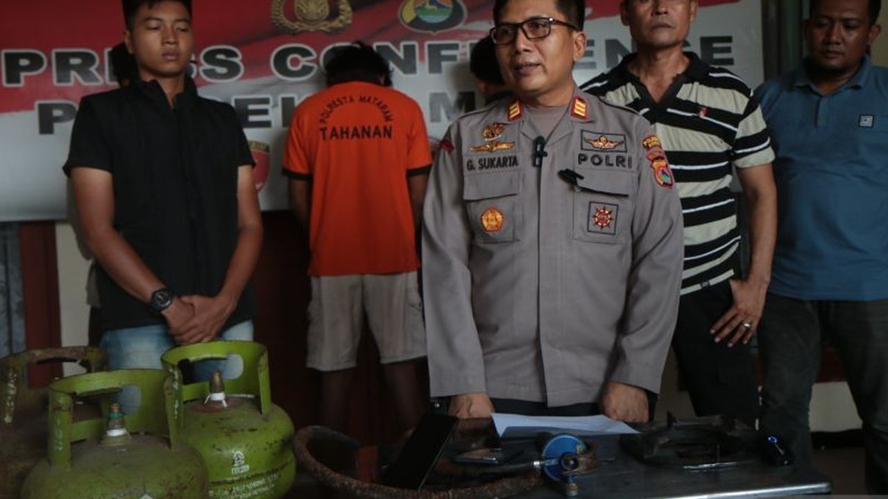 Kepolisian Mataram menangkap dua remaja yang diduga sebagai spesialis pencurian tabung gas elpiji 3 kg setelah menerima banyak laporan kehilangan dari warga.