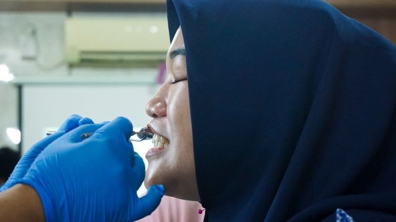 Pemerintah Kota Balikpapan meluncurkan program Pemeriksaan Kesehatan Gratis (PKG) setiap Sabtu bagi warga yang berulang tahun, bertujuan meningkatkan akses layanan kesehatan dan memantau kesehatan masyarakat.