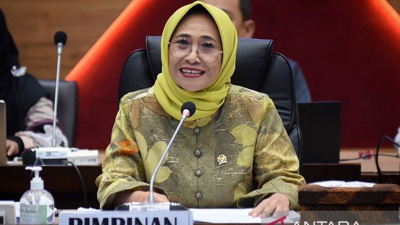 Komisi X DPR RI berkomitmen mengawal penyelesaian masalah Pangkalan Data Sekolah dan Siswa (PDSS) untuk SNBP 2025 agar ratusan siswa yang terancam kehilangan kesempatan kuliah dapat terlindungi.