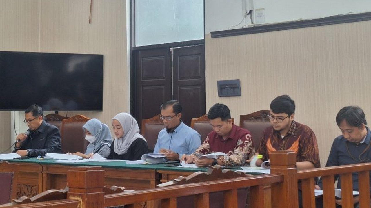 Komisi Pemberantasan Korupsi (KPK) membantah penetapan tersangka Sekretaris Jenderal DPP PDI Perjuangan Hasto Kristiyanto terkait kritik terhadap Presiden Jokowi, menyebutnya sebagai asumsi yang tidak relevan.