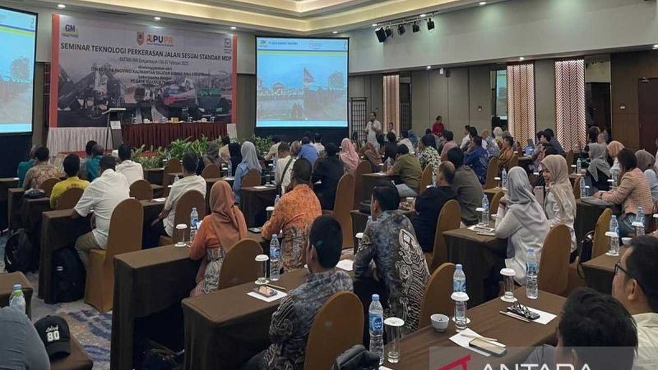 Pemerintah Kalimantan Selatan berkolaborasi dengan PT Gaya Makmur Traktors menggelar seminar Teknologi Perkerasan Jalan sesuai standar Manual Desain Perkerasan (MDP) untuk meningkatkan kualitas infrastruktur jalan dan keselamatan pengguna jalan.