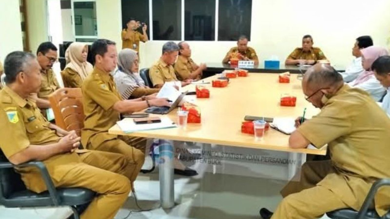 Pemerintah Kabupaten Buol memastikan alokasi Dana Desa tahun 2025 akan ditentukan berdasarkan empat indikator utama: luas wilayah, jumlah penduduk, tingkat kemiskinan, dan kondisi geografis, guna memastikan keakuratan dan sesuai regulasi.