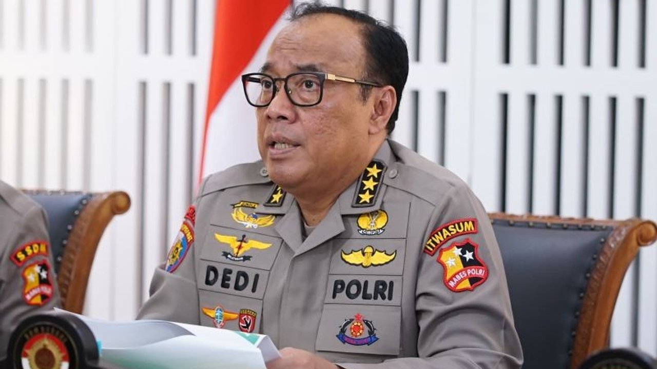 Irwasum Polri, Komjen Pol. Dedi Prasetyo, menekankan pentingnya polisi menjaga hubungan baik dengan masyarakat dan memastikan rekrutmen anggota baru yang transparan serta akuntabel untuk meningkatkan citra kepolisian.
