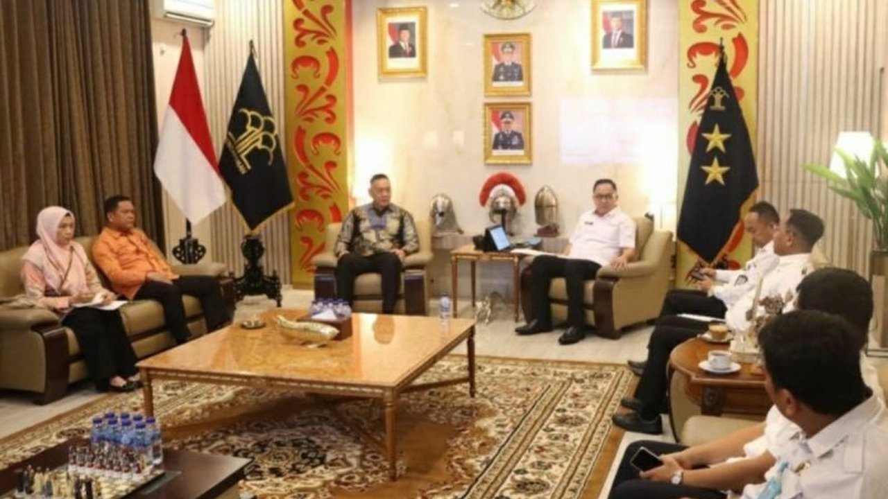 Kemenkumham Sumsel telah melakukan harmonisasi Rancangan Peraturan Bupati OKU Selatan tentang penghasilan tetap perangkat desa untuk memastikan regulasi sesuai aturan dan memberikan kepastian hukum.