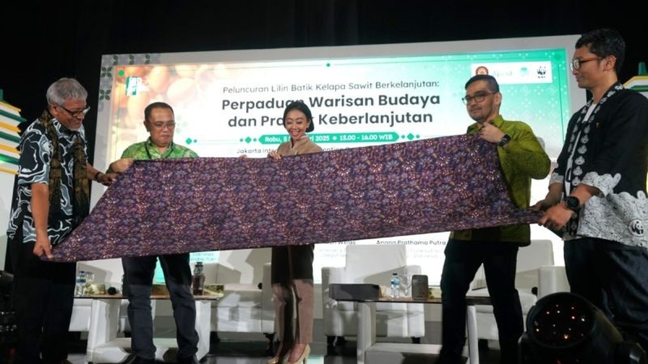 Inacraft 2025 menjadi saksi peluncuran batik berlilin kelapa sawit berkelanjutan, sebuah inovasi yang memadukan budaya Indonesia dengan praktik ramah lingkungan dan membuka peluang pasar baru bagi UMKM.