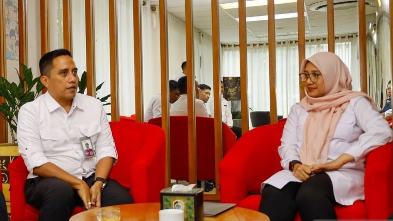 Lembaga Pemasyarakatan Kelas IIA Banyuwangi dan Pemkab Banyuwangi bersinergi dalam pembinaan warga binaan melalui berbagai program, termasuk ketahanan pangan, untuk mempersiapkan mereka kembali ke masyarakat.