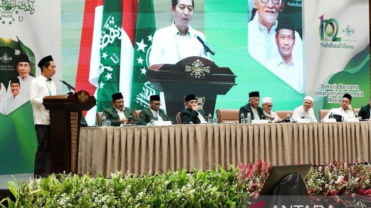 PBNU mendorong pemerintah membuat regulasi tegas untuk membatasi akses media sosial bagi anak-anak dan melindungi masyarakat dari konten negatif di dunia digital, menyusul rencana RPP tentang perlindungan anak di ruang digital.