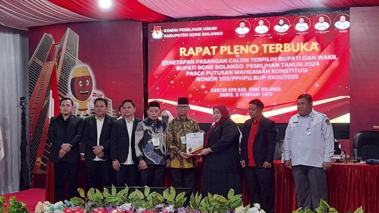 KPU Bone Bolango menetapkan Ismet Mile dan Risman Tolingguhu sebagai Bupati dan Wakil Bupati terpilih periode 2025-2030 setelah meraih 36.991 suara sah dalam Pilkada 2024.