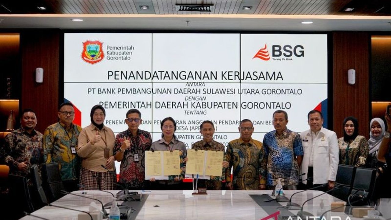 Pemkab Gorontalo bermitra dengan Bank SulutGo untuk mengelola Anggaran Pendapatan dan Belanja Desa (APBDes), bertujuan meningkatkan efisiensi dan keamanan keuangan desa serta mendukung perkembangan Bank Pembangunan Daerah.