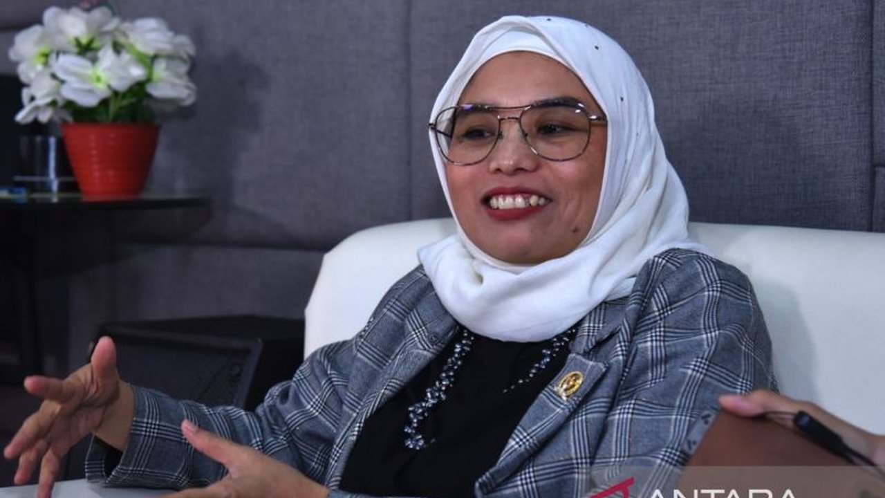 Anggota Komisi IX DPR RI mengingatkan pemerintah agar pendaftaran pemeriksaan kesehatan gratis melalui aplikasi SatuSehat Mobile tidak mempersulit masyarakat, mengingat kendala teknis aplikasi yang pernah terjadi.