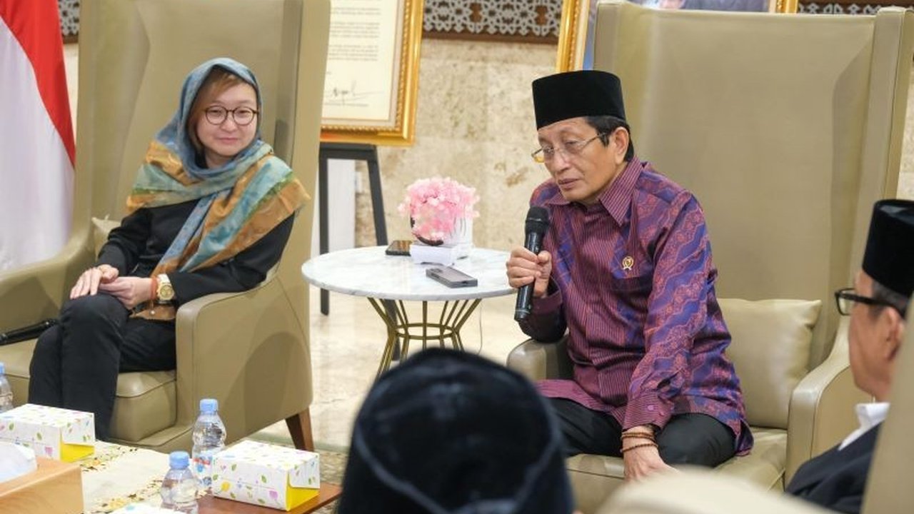 Wakil Menteri Ekonomi Kreatif, Irene Umar, berencana melibatkan konten kreator dan komunitas ekonomi kreatif untuk mengembangkan potensi wisata religi Masjid Istiqlal dan mendorong perekonomian masyarakat.