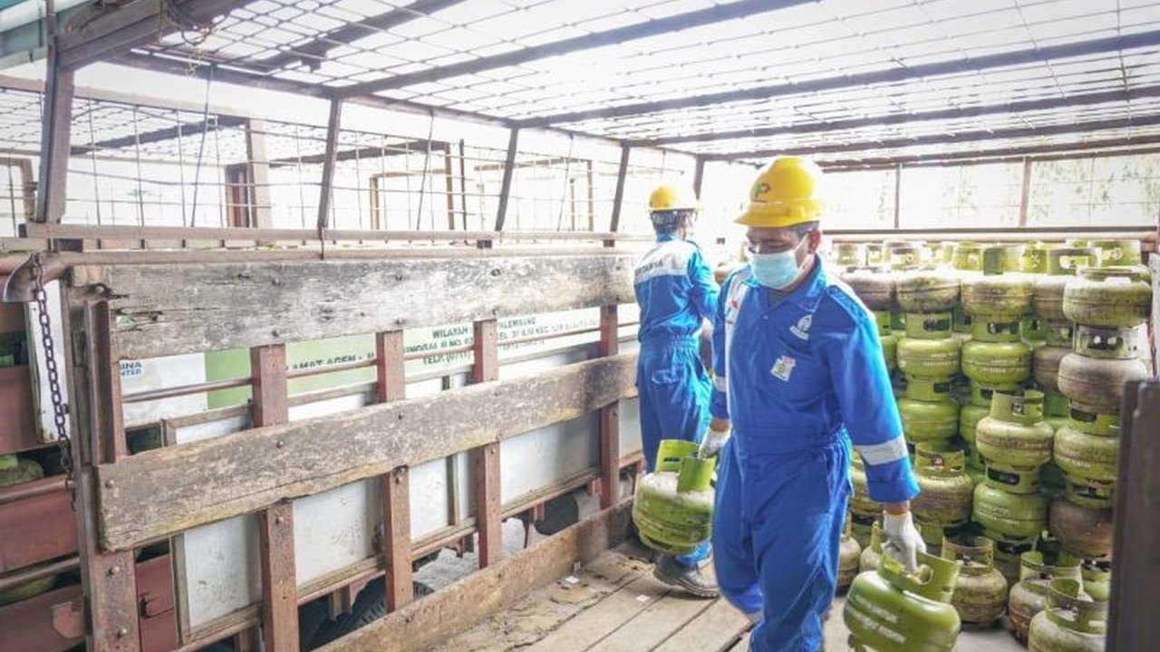 Pertamina menambah pasokan 8.400 tabung LPG 3 kg bersubsidi ke Bangka Belitung untuk mengamankan stok dan memastikan pendistribusian lancar, serta mengimbau masyarakat membeli di pangkalan resmi.