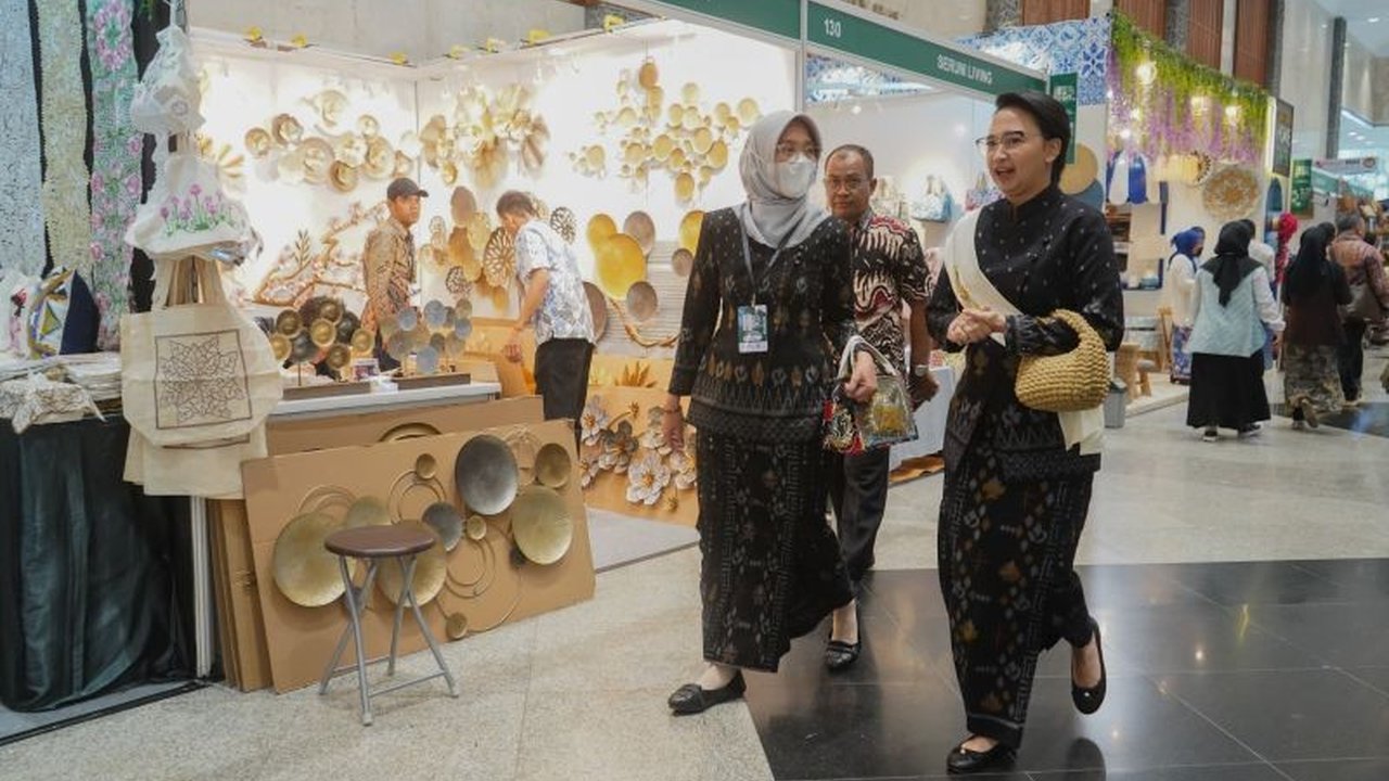 Sembilan UMKM Kabupaten Kediri berpartisipasi dalam Inacraft 2025 di Jakarta, memanfaatkan pameran internasional bergengsi ini untuk memperluas pasar produk kerajinan lokal hingga ke kancah global.