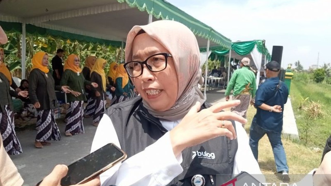 Bulog Yogyakarta menyerap gabah petani Bantul dengan harga Rp6.500 per kg, sebagai upaya mendukung swasembada pangan dan kesejahteraan petani, dengan hasil panen di atas rata-rata nasional.